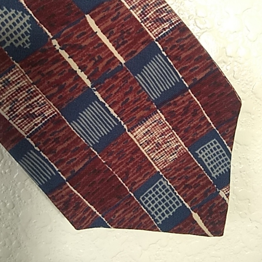 FINAL MARKDOWN Men's 417 by Van Heusen 100% Silk Necktie